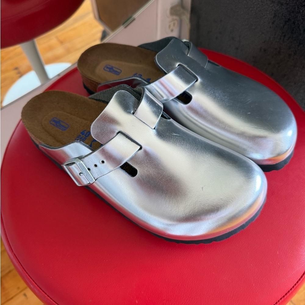 Brand new Birkenstock boston clogs in silver
